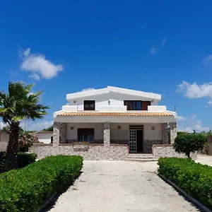 https://casa-vacanze-villa-enza.sicilyhotelsitaly.net